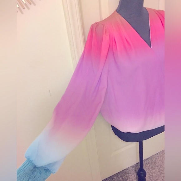 🆕Chic Multi Violet/Blue Ombre Top - Picture 8 of 10